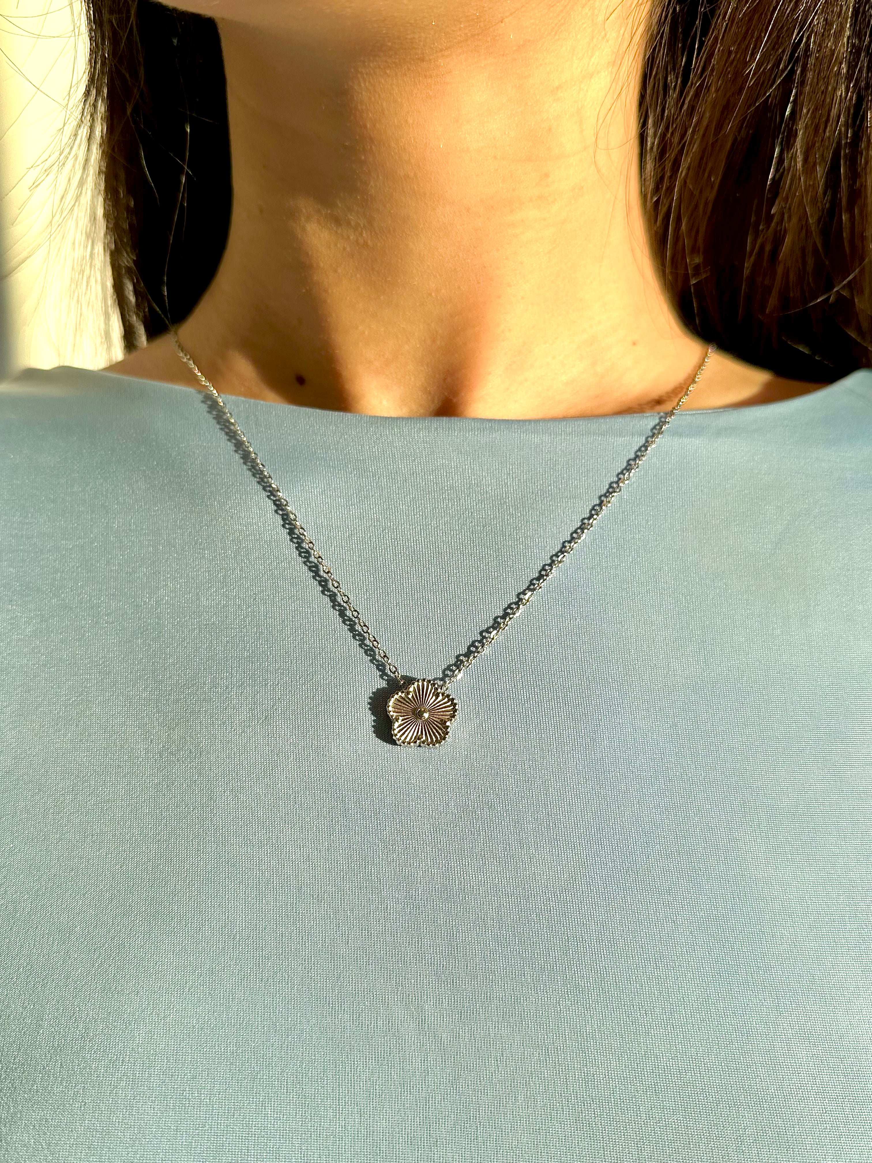 Collier Floral Charm